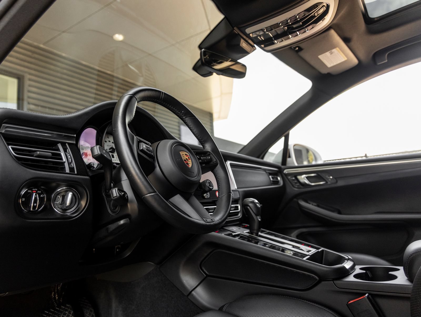 Certified 2024 Porsche Macan GTS AWD/4WD image 4