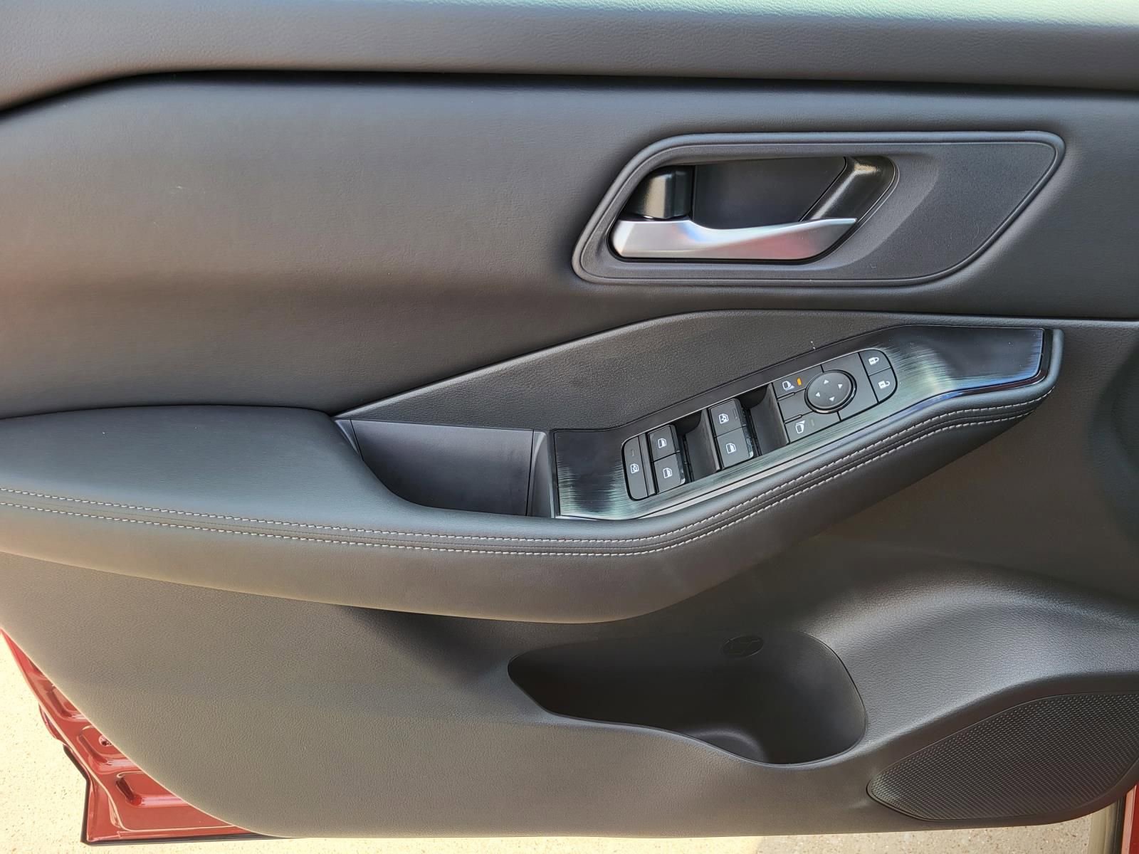 New 2026 Nissan Rogue SV image 18