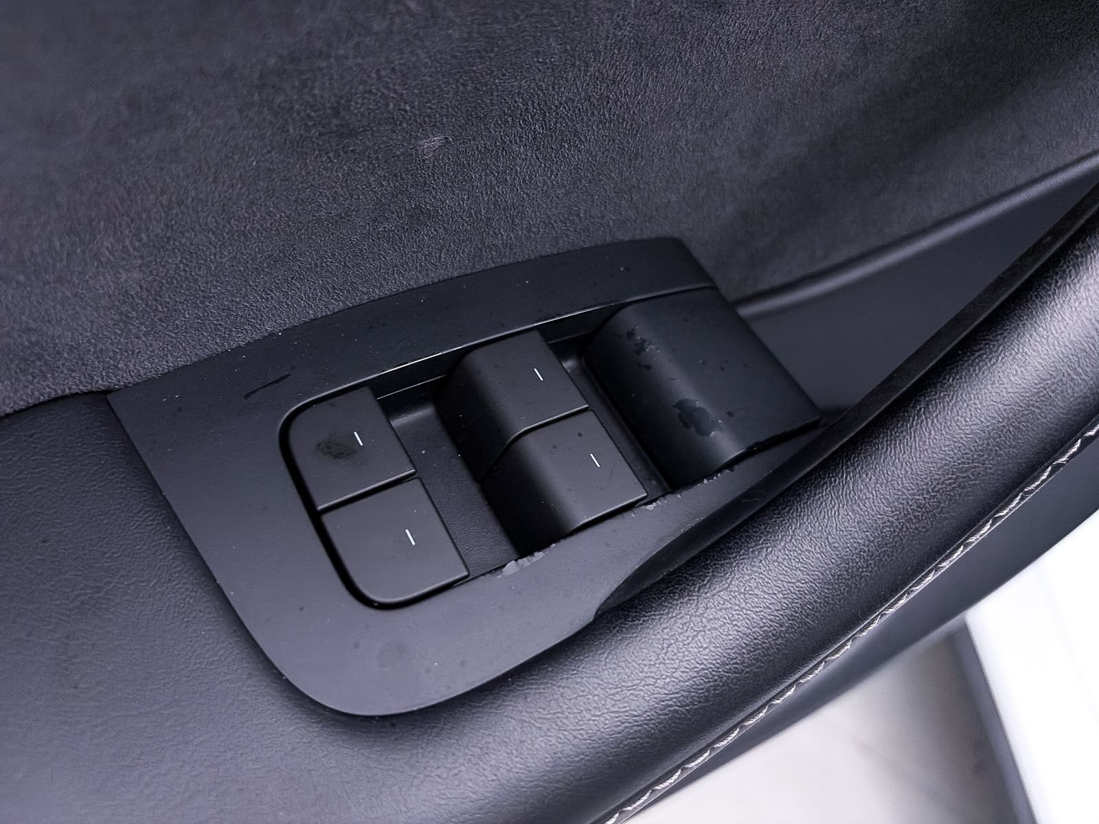 Used 2023 Tesla Model Y Performance AWD/4WD image 19