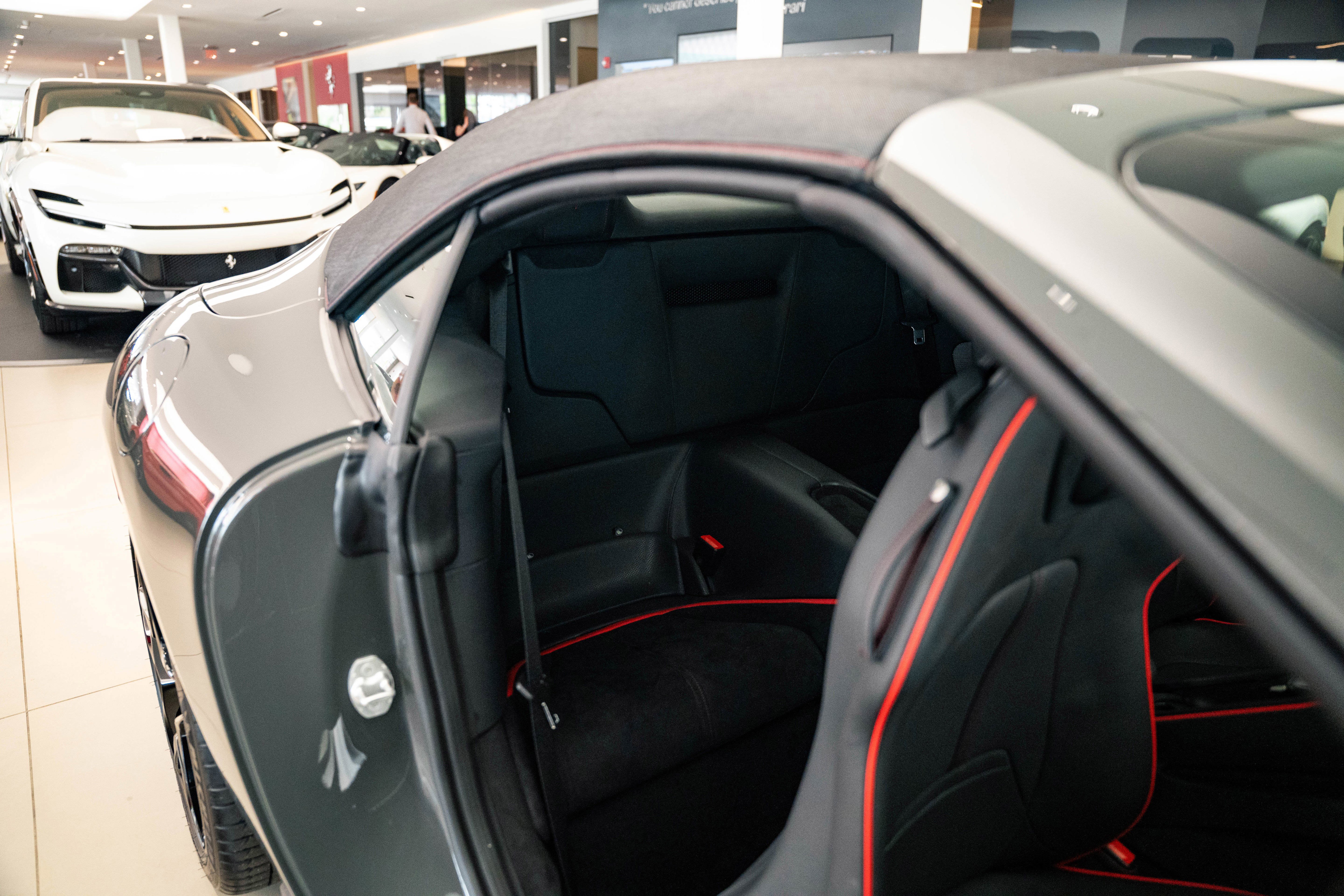 Used 2024 Ferrari Roma Spider image 28