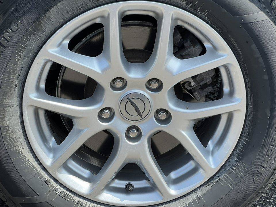 Used 2023 Chrysler Pacifica Touring FWD image 8