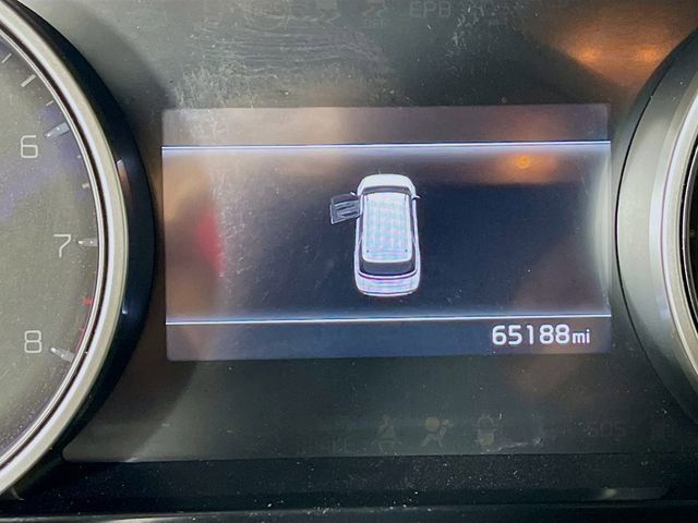 Used 2024 Kia Carnival EX image 13