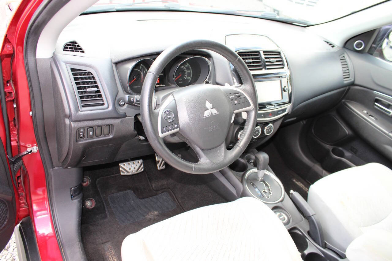 Used 2015 Mitsubishi Outlander Sport GT AWD/4WD image 13