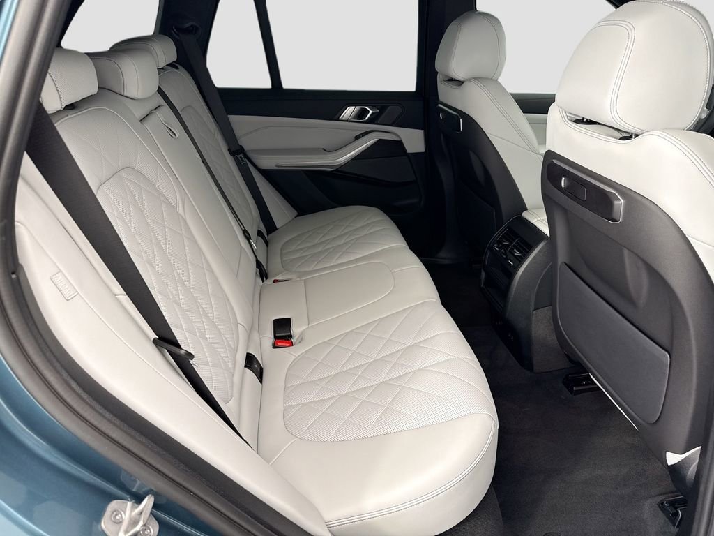 Certified 2024 BMW X5 xDrive40i w/ Premium Package AWD/4WD image 21