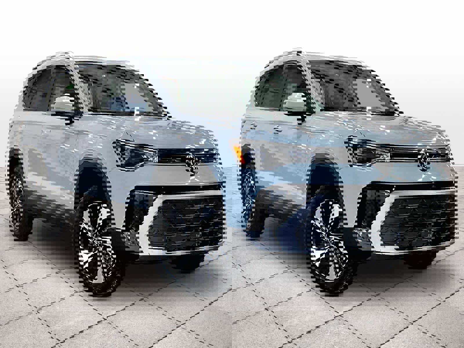 New 2026 Volkswagen Taos SE image 2