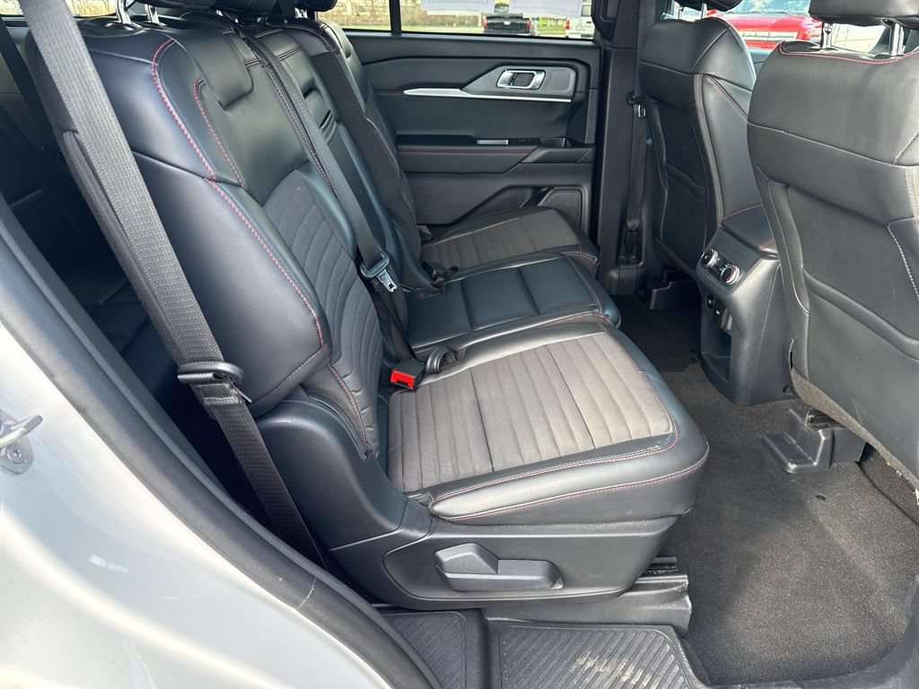 Used 2025 Ford Explorer ST-Line w/ ST-Line Street Pack AWD/4WD image 22