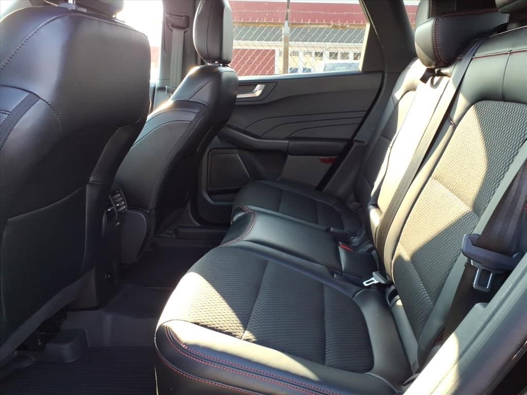 Certified 2025 Ford Escape ST-Line Elite image 11