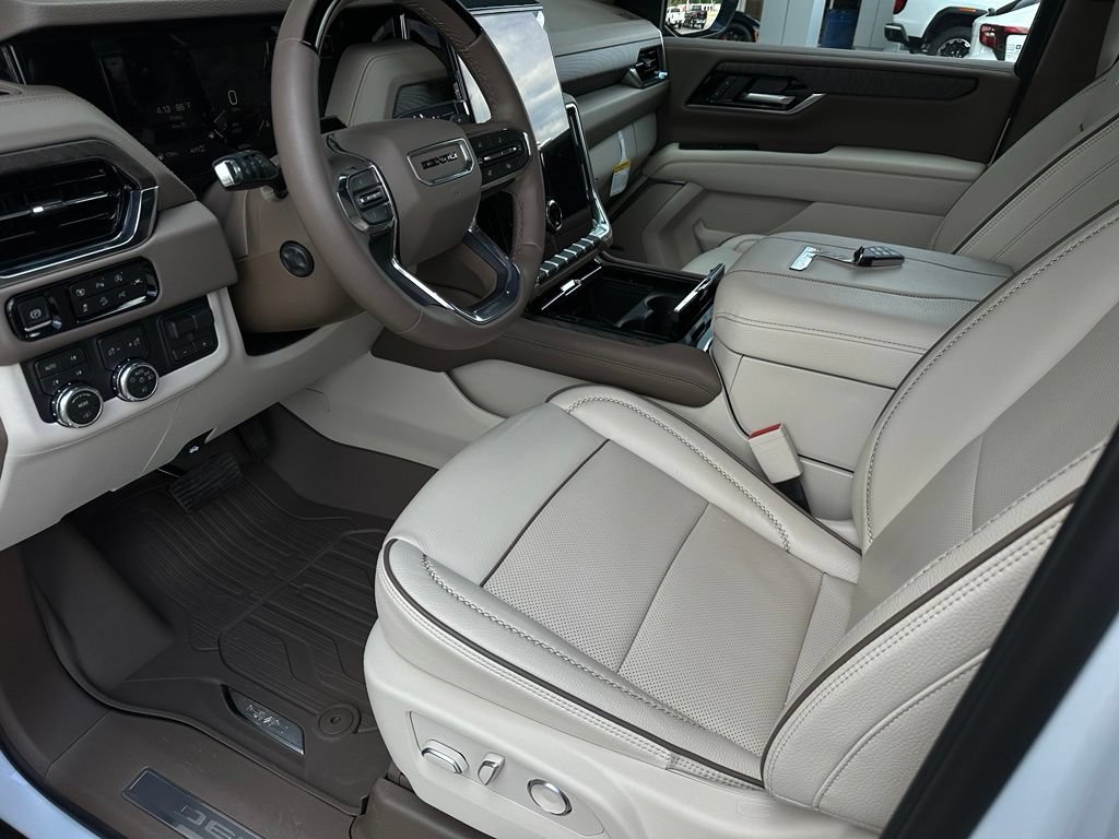 New 2026 GMC Yukon XL Denali w/ Denali Reserve Package AWD/4WD image 10