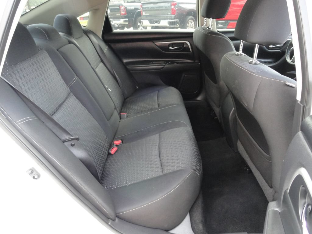 Used 2017 Nissan Altima 2.5 SV FWD image 7