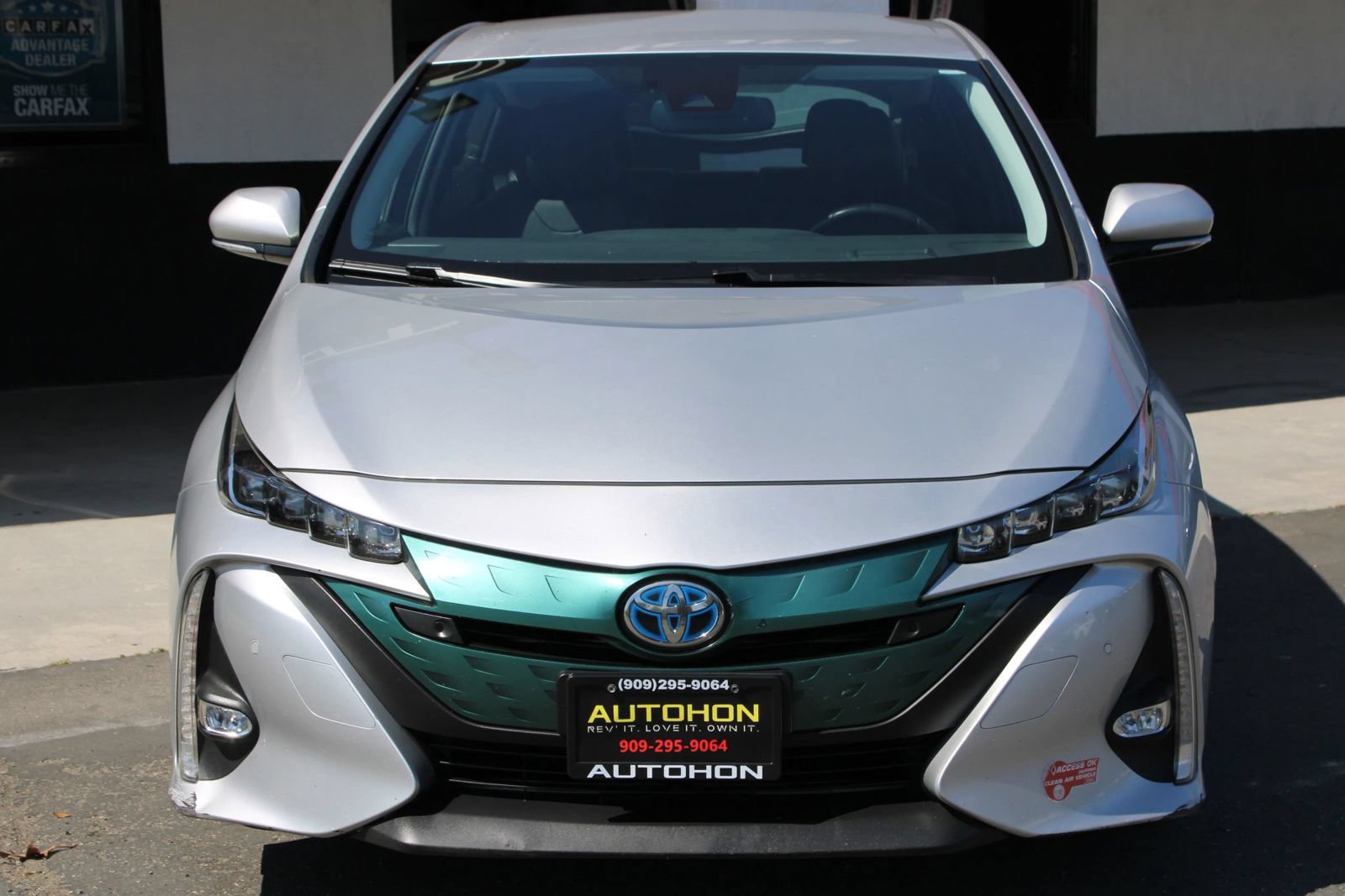 Used 2017 Toyota Prius Prime Advanced FWD image 2