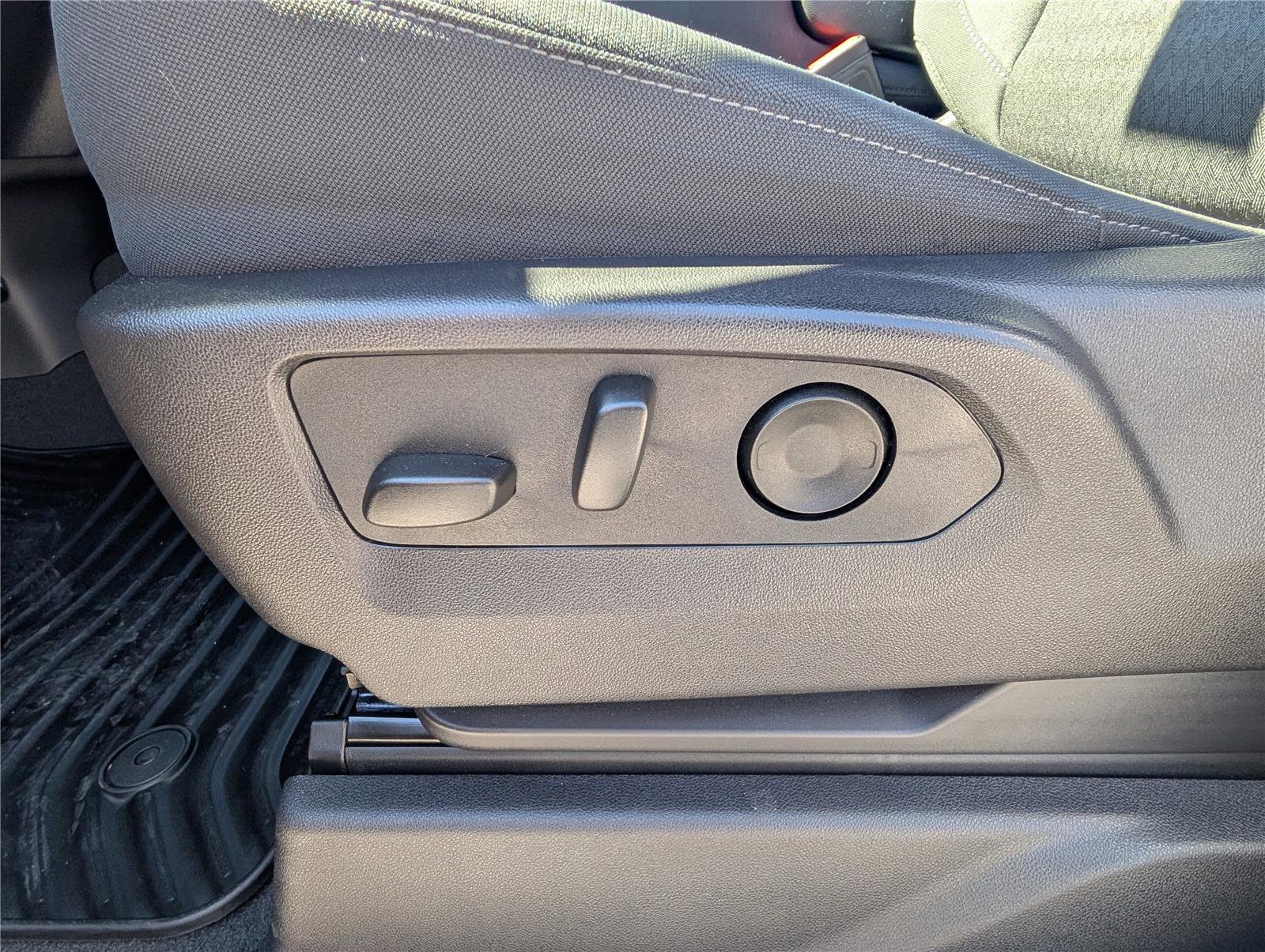 Used 2024 Chevrolet Silverado 1500 Custom image 20