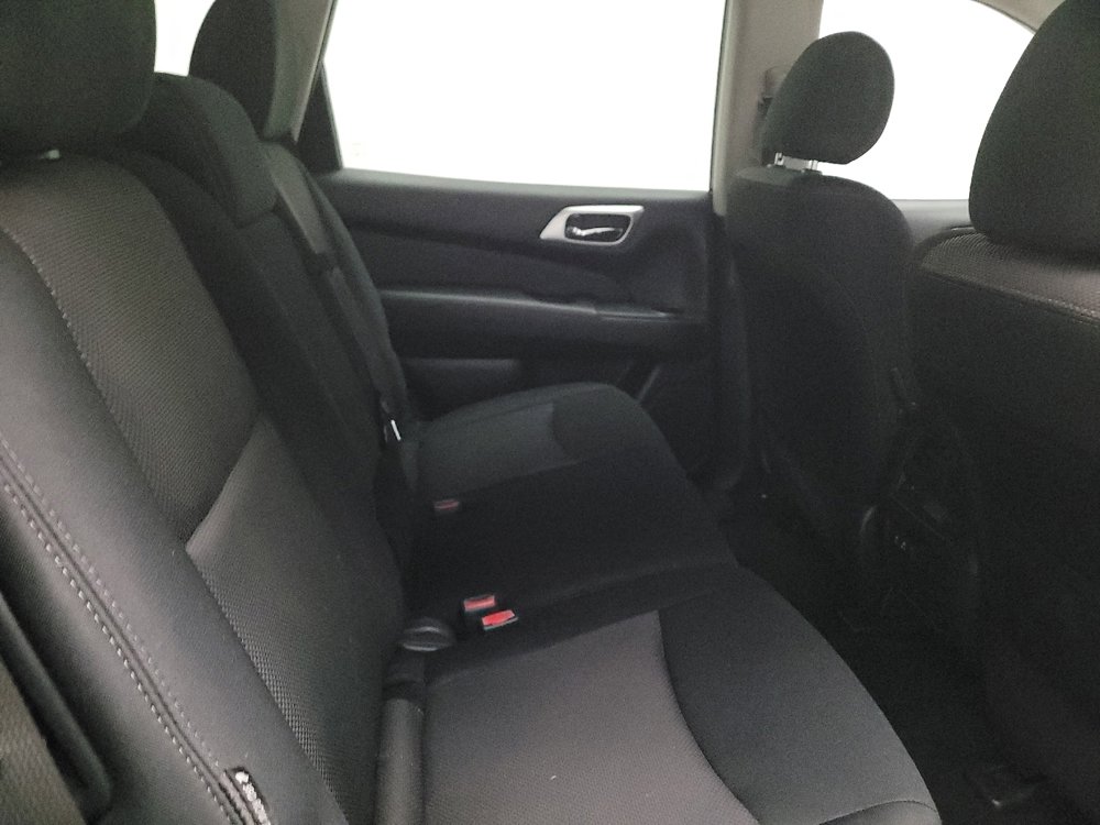 Used 2020 Nissan Pathfinder S FWD image 19