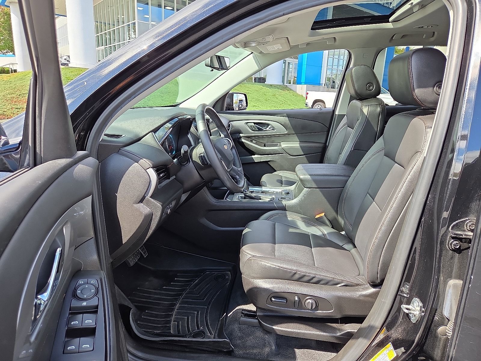 Used 2019 Chevrolet Traverse LT w/ LT Premium Package image 14
