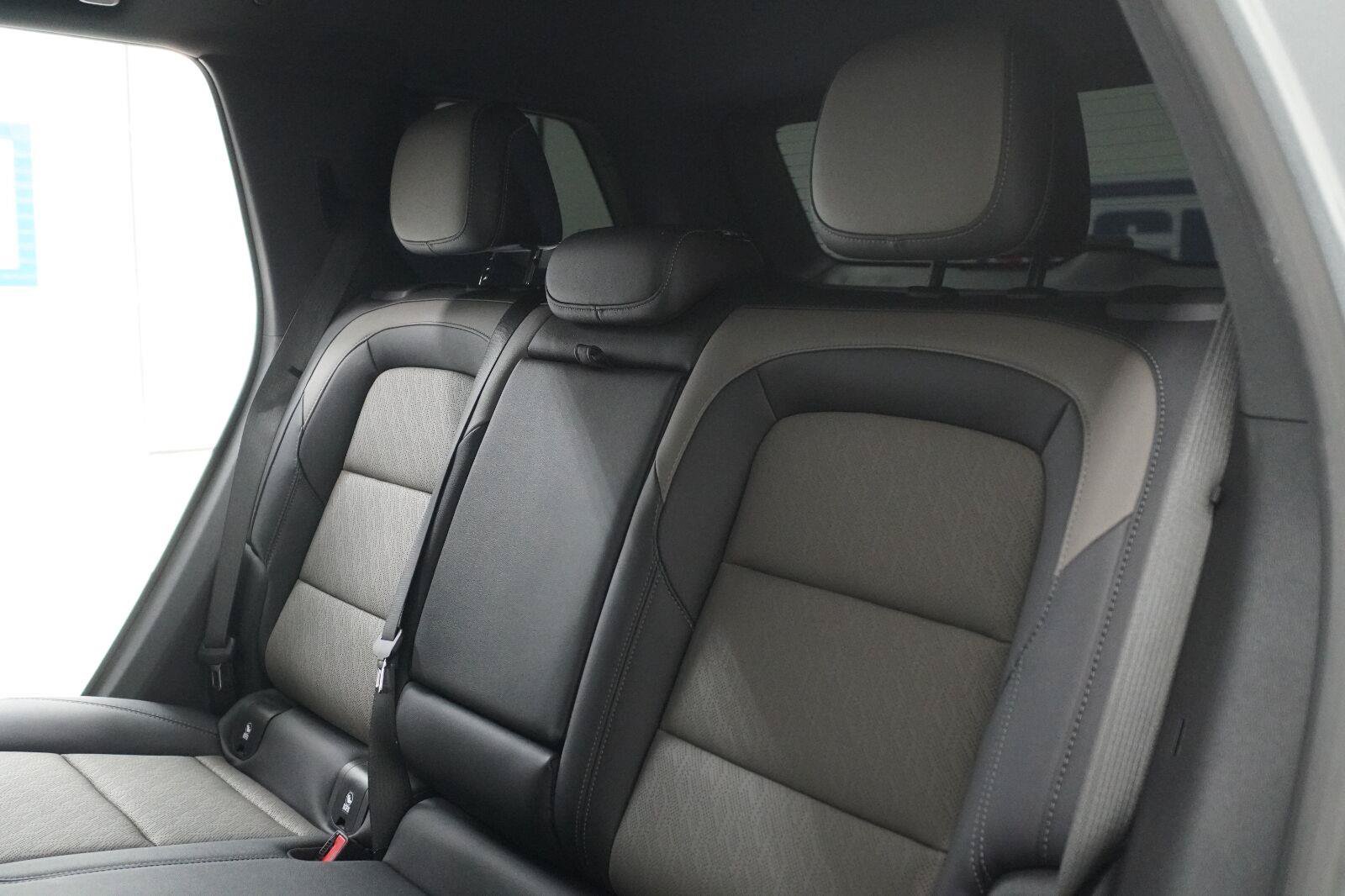 Used 2025 Chevrolet Equinox LT w/ Convenience Package II FWD image 23
