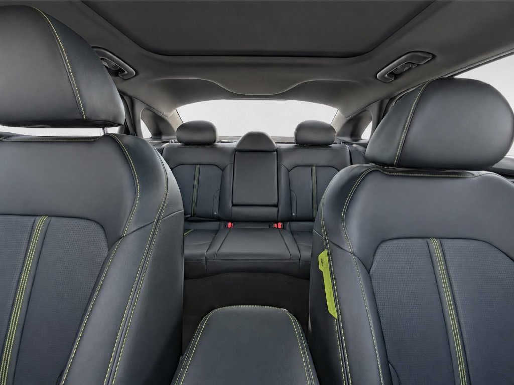 Used 2025 Kia K5 GT FWD image 30
