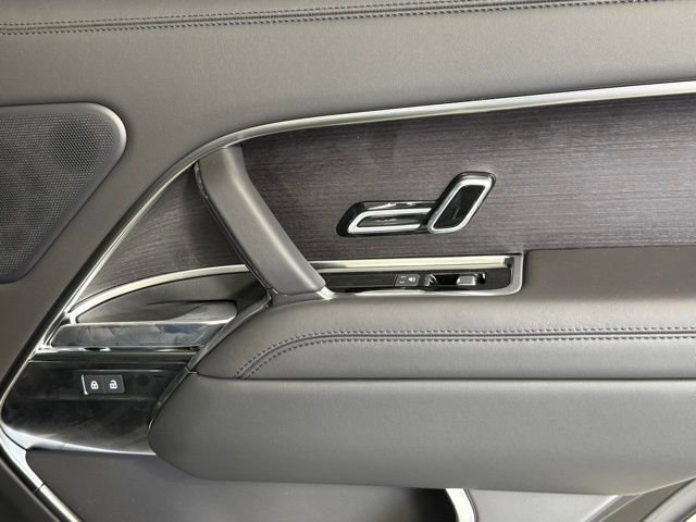 New 2025 Land Rover Range Rover SE image 26