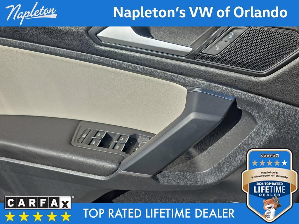 Used 2018 Volkswagen Tiguan SE w/ Panoramic Sunroof Package FWD image 25