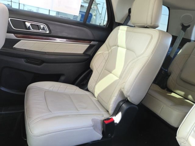Used 2017 Ford Explorer Platinum image 23