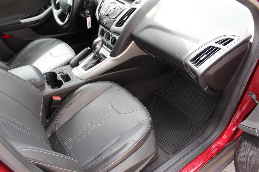 Used 2014 Ford Focus SE w/ Equipment Group 201A FWD image 12