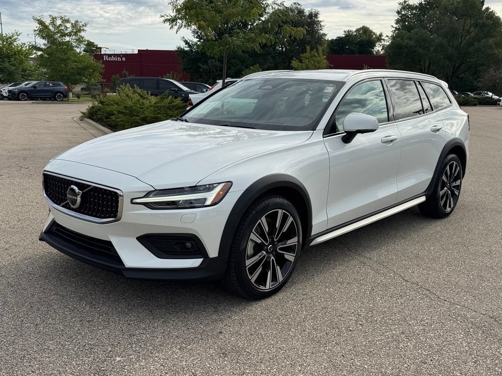 Certified 2025 Volvo V60 B5 Cross Country Ultra