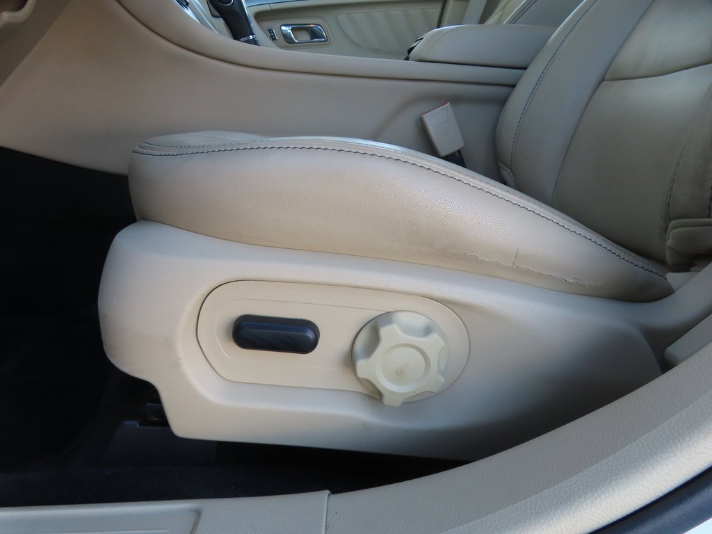 Used 2013 Ford Taurus SEL image 6