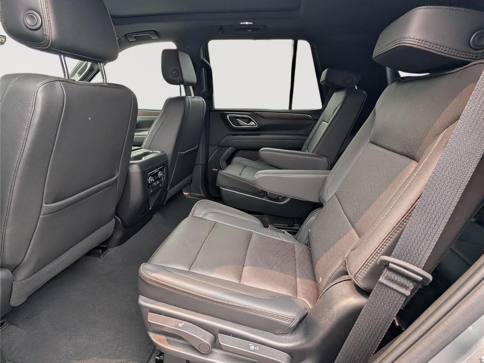 Used 2023 Chevrolet Tahoe High Country AWD/4WD image 18