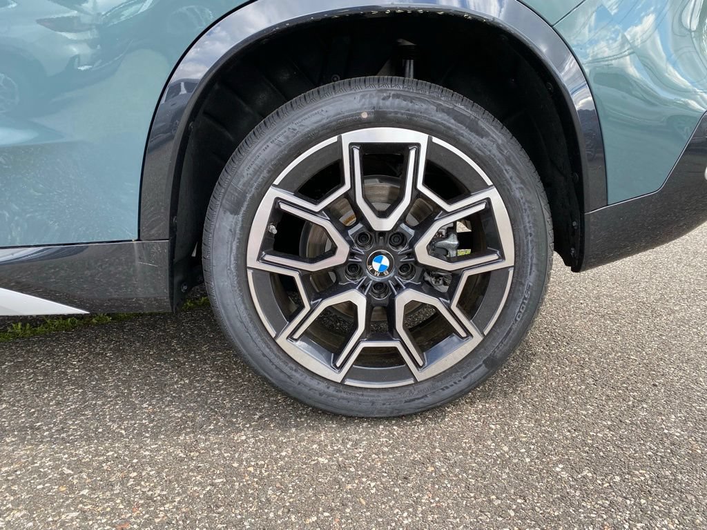 New 2026 BMW X1 xDrive28i AWD/4WD image 5