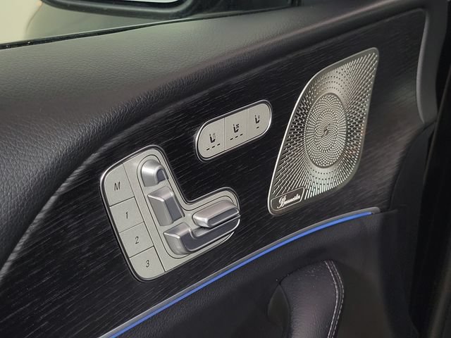 Used 2025 Mercedes-Benz GLE 350 4MATIC w/ AMG Line Exterior image 19