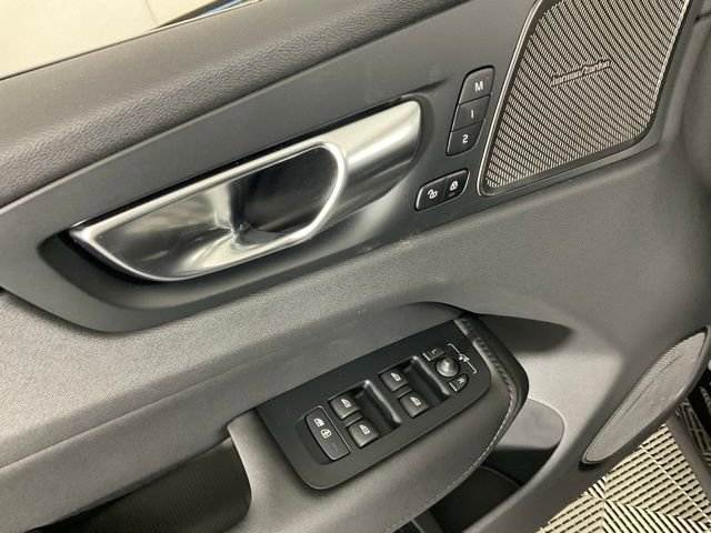 New 2026 Volvo XC60 B5 Ultra w/ Protection Package Premier image 27