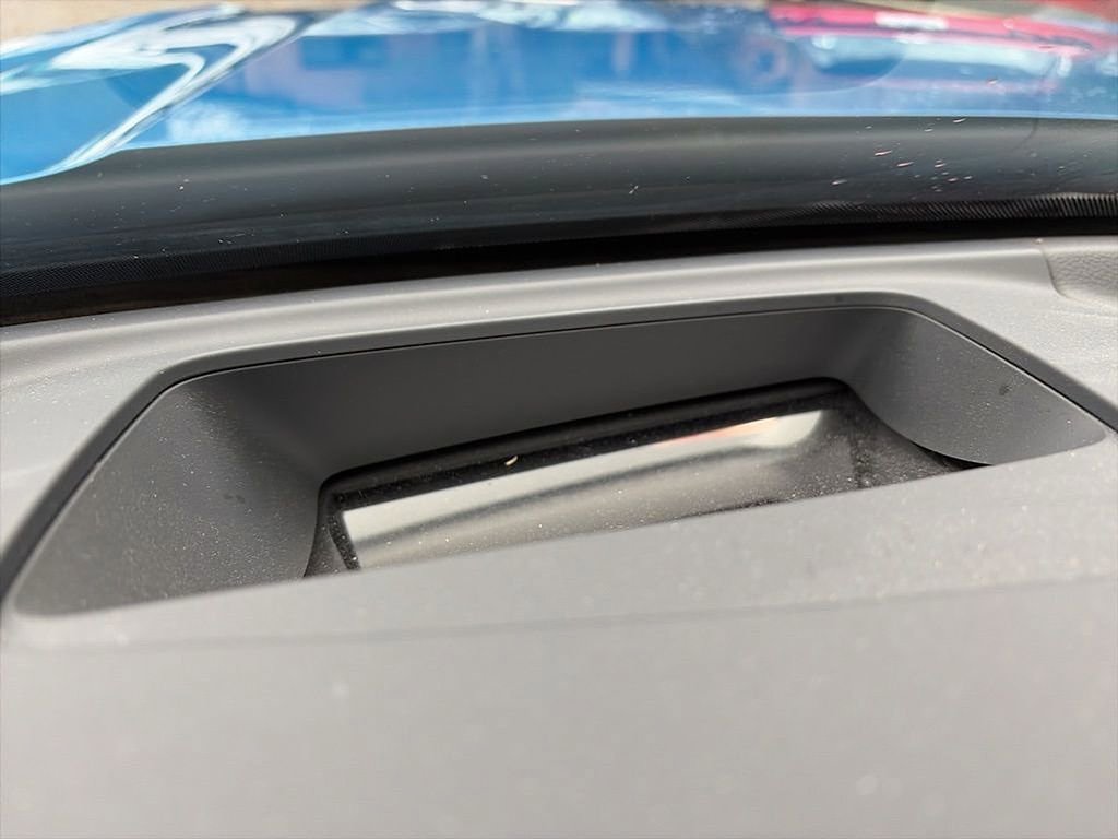 Used 2024 Volkswagen Atlas Cross Sport SEL R-Line image 11