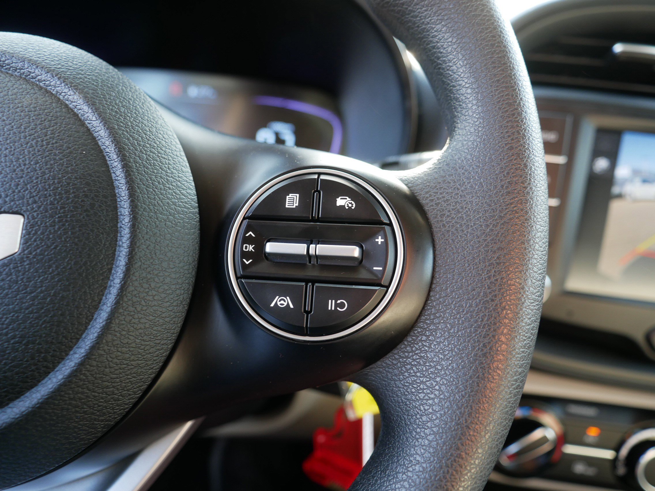 Certified 2025 Kia Soul LX FWD image 29