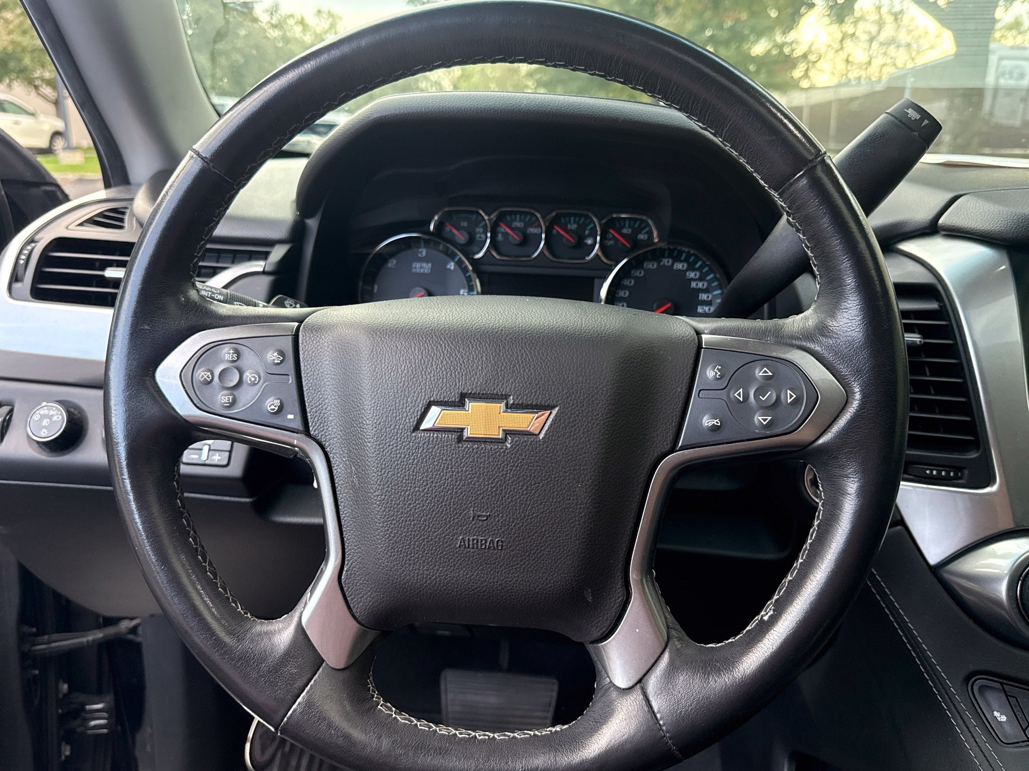 Used 2019 Chevrolet Tahoe LT w/ LT Signature Package AWD/4WD image 18