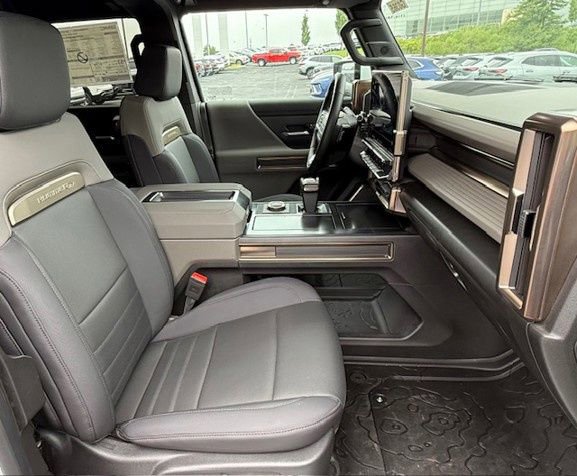 New 2026 GMC Hummer EV SUV w/ LPO, Dark Essentials Package image 19