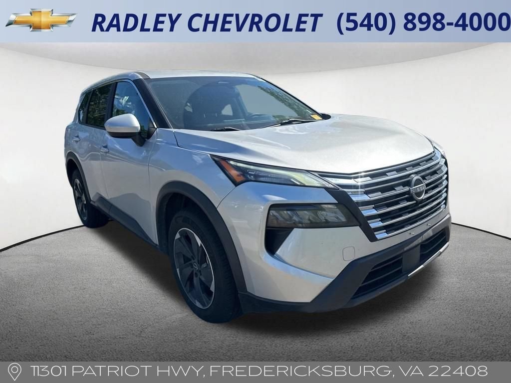 Used 2024 Nissan Rogue SV AWD/4WD image 4