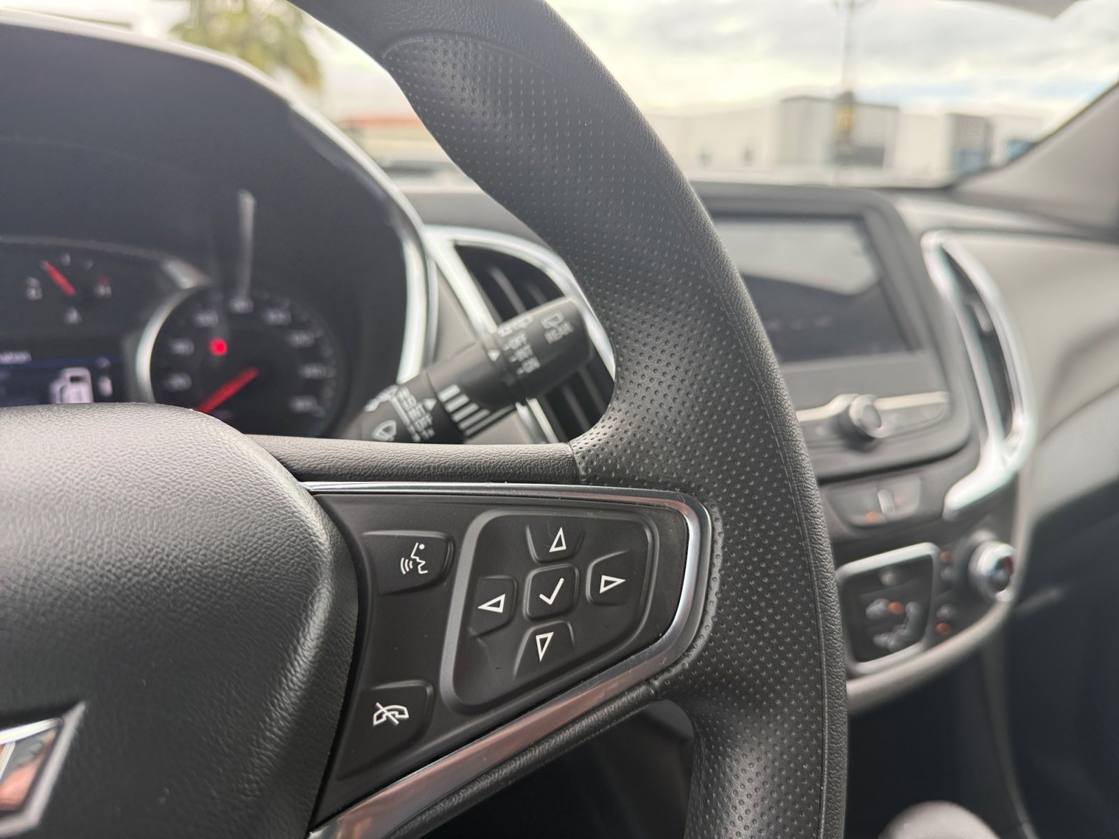 Used 2024 Chevrolet Equinox LS w/ LS Convenience Package FWD image 21