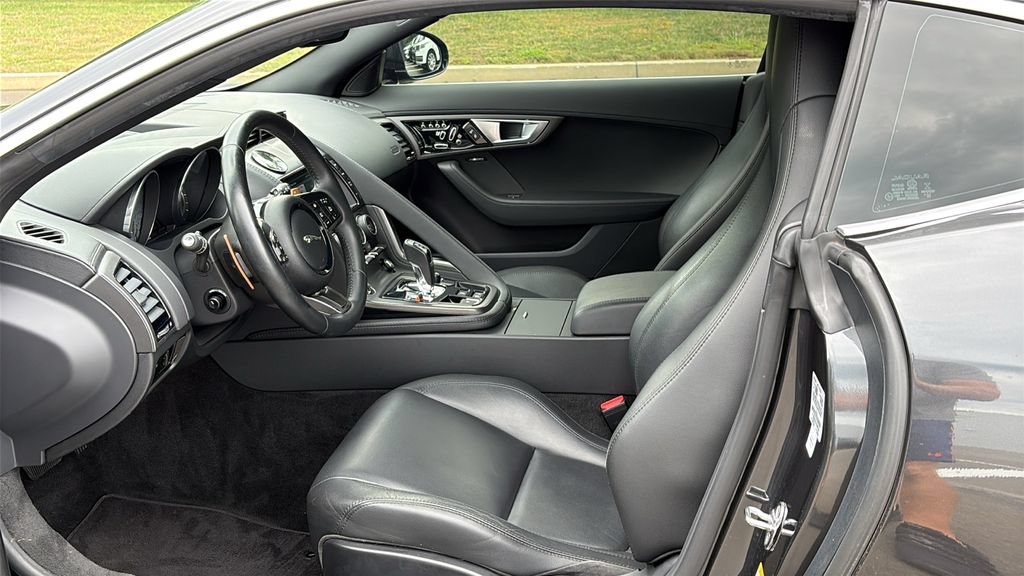 Used 2015 Jaguar F-TYPE S RWD image 9