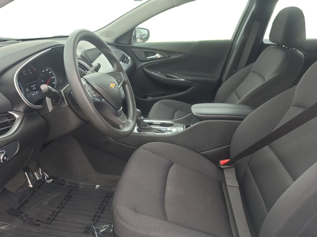 Used 2025 Chevrolet Malibu LT FWD image 9