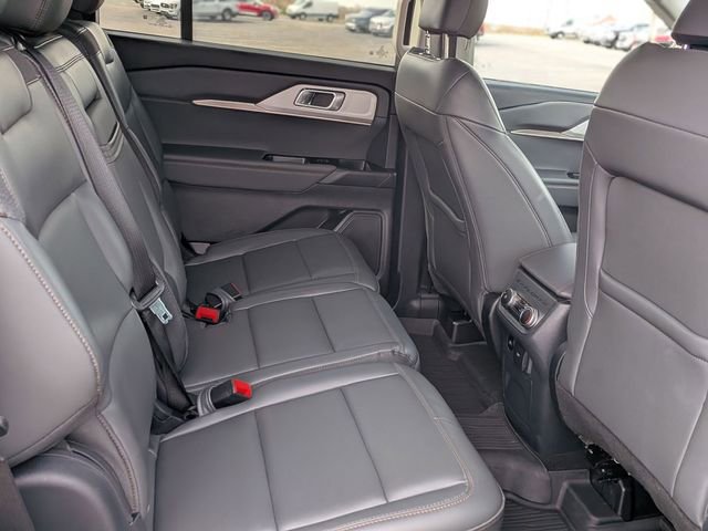 Used 2025 Ford Explorer Active w/ Active Comfort Package image 35