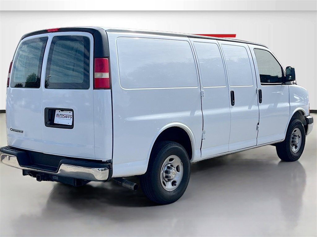 Used 2024 Chevrolet Express 2500 w/ Driver Convenience Package image 7