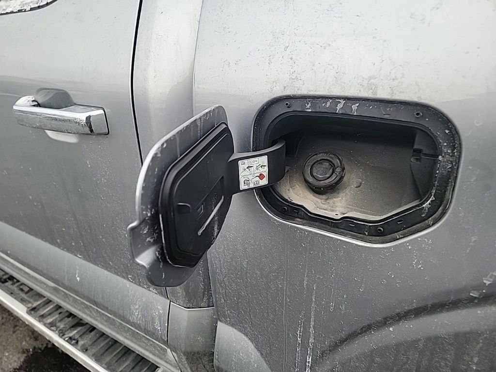 Certified 2022 Ford F150 Lariat w/ Equipment Group 502A High image 28