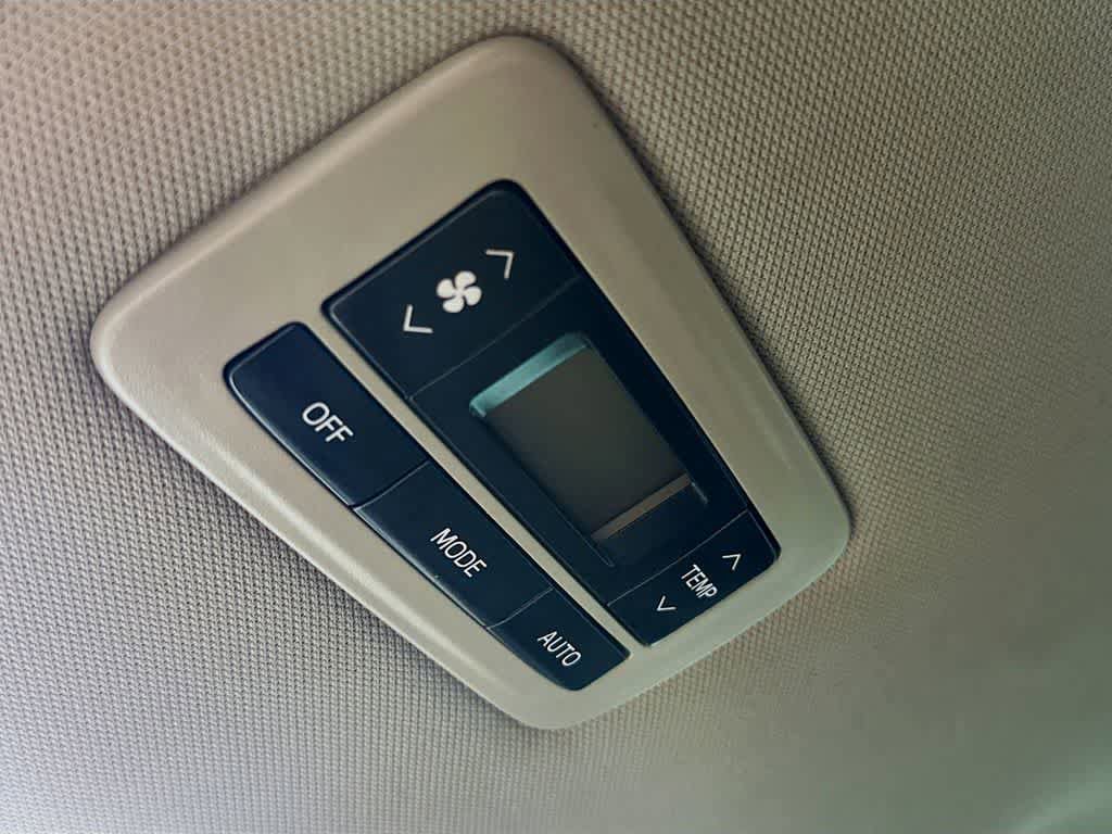 Used 2020 Toyota Sienna XLE w/ XLE Navigation Package FWD image 13