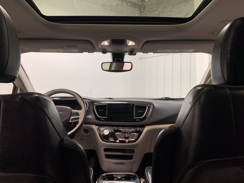 Used 2019 Chrysler Pacifica Limited FWD image 22