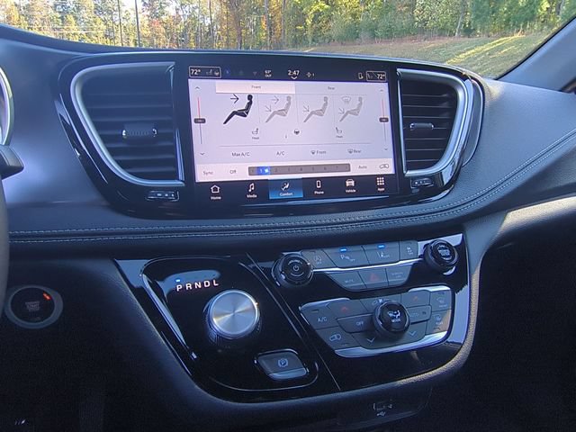 New 2026 Chrysler Pacifica Select w/ S Appearance Package FWD image 35