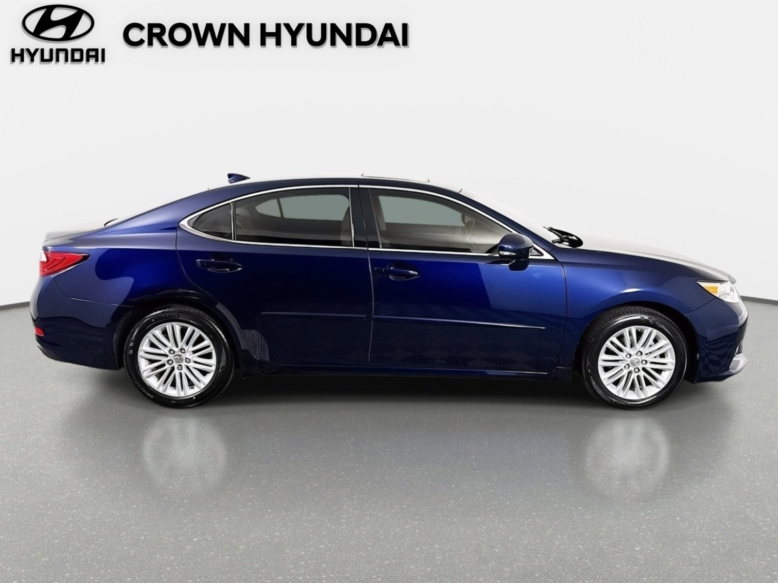 Used 2015 Lexus ES 350 350 w/ Luxury Package image 4