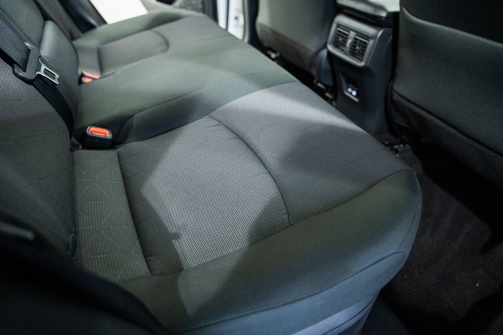 Used 2025 Toyota RAV4 XLE image 27