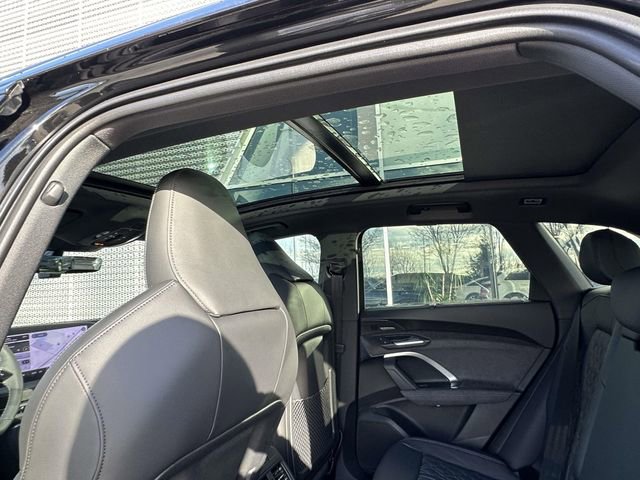 New 2026 Audi SQ5 Premium Plus image 7