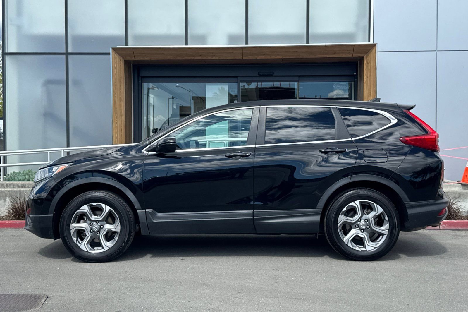 Used 2017 Honda CR-V EX image 5