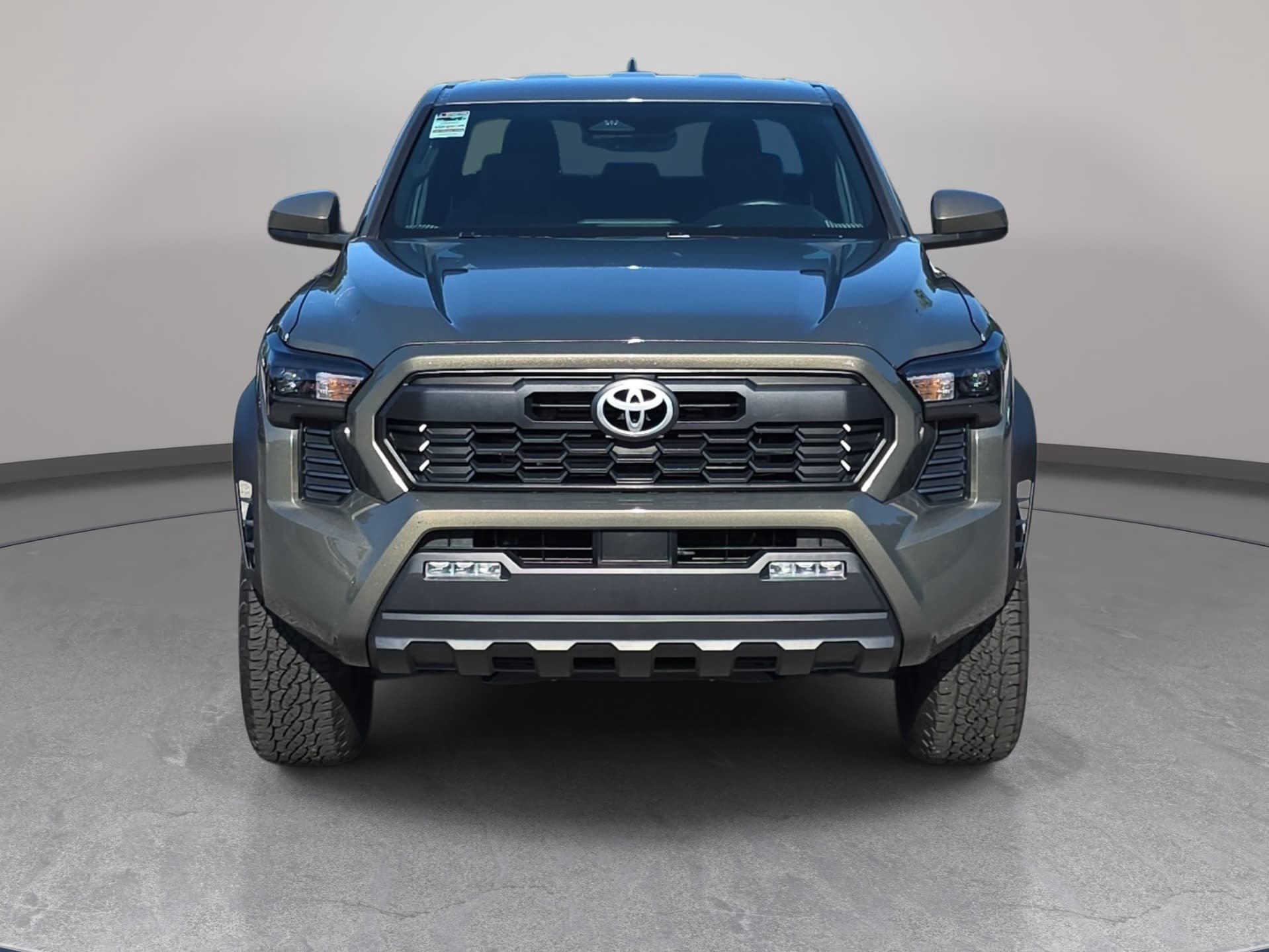 Used 2025 Toyota Tacoma TRD Off-Road AWD/4WD image 2