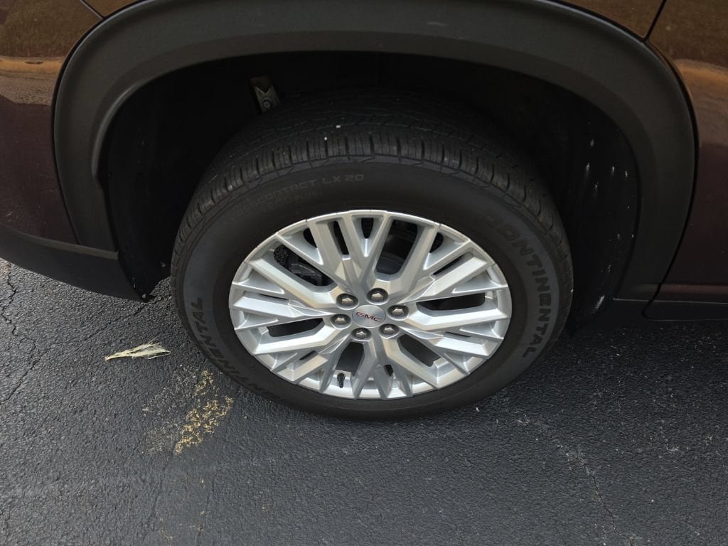 Used 2024 GMC Acadia Elevation w/ Luxury Package FWD image 12