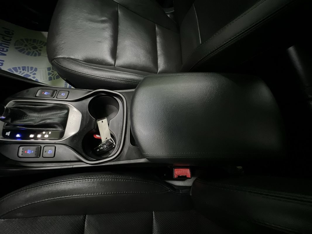 Used 2017 Hyundai Santa Fe FWD image 26